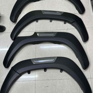 Фендер  TUNDRA 2022+