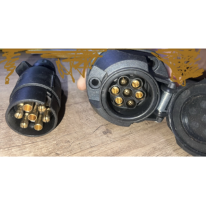 Комплект электроразьемов( вилка, розетка, пыльник) Россия